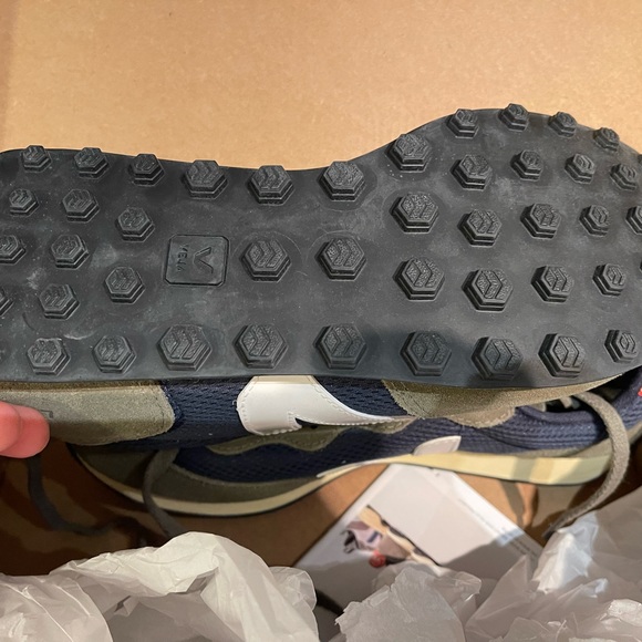 Brand New In Box Veja Aeromesh Rio Branco, Sz 41 - Picture 4 of 8